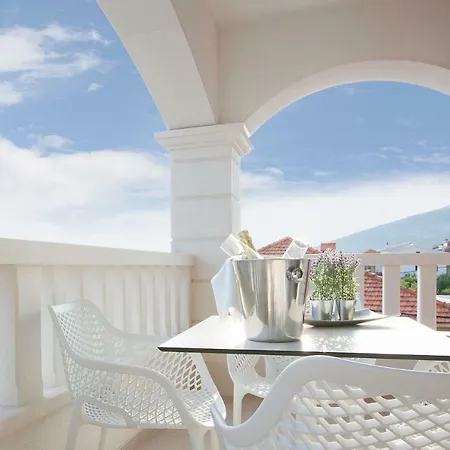 Villa Apartments Art Trogir Exterior photo