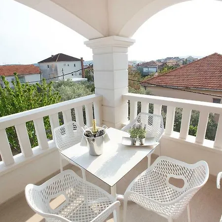 Villa Apartments Art Trogir Exterior photo