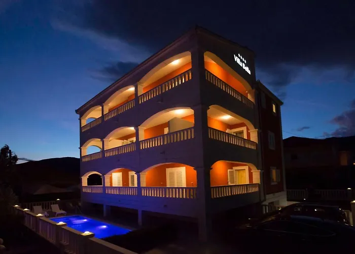Villa Apartments Art